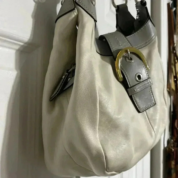 Gray & cream vintage coach shoulder bag - Picture 7 of 16